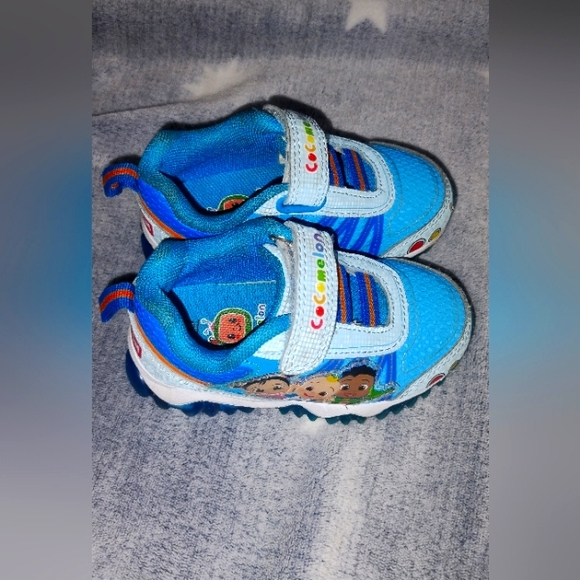 Toddler Sneakers - Picture 2 of 4